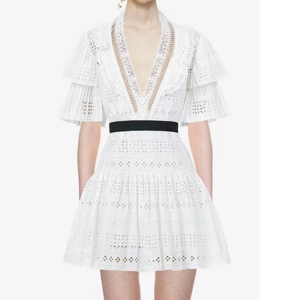 White lace dress - Medium😍